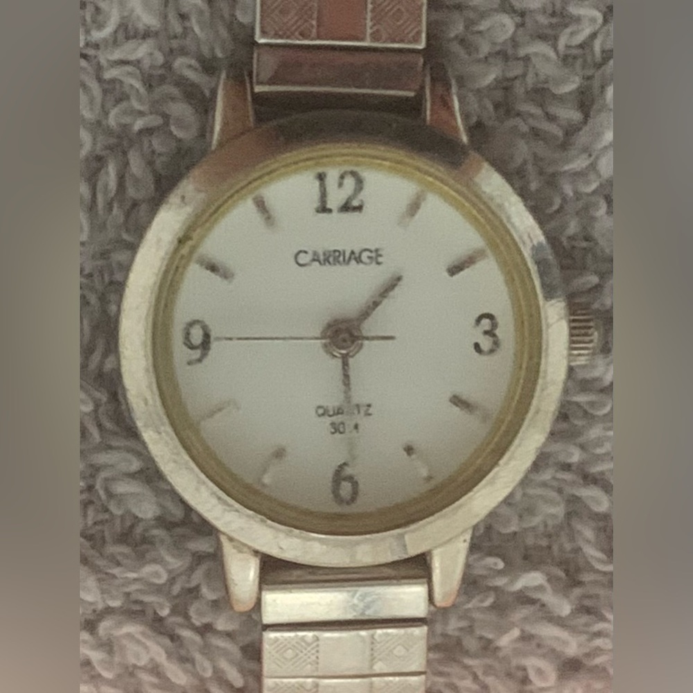 Women's Gold-Tone White Dial Quartz Watch  CARRIAGE “1960-1970”